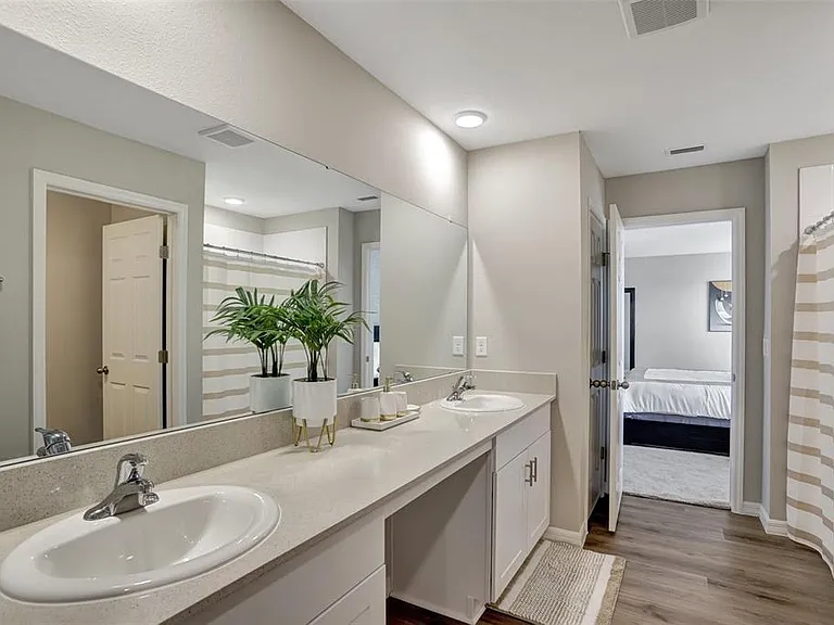 2405 Oakwood Ln — Photo 29