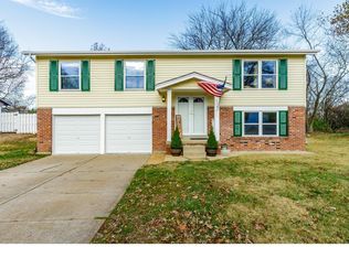 1324 Cinnamon Hills Dr, Saint Charles, MO