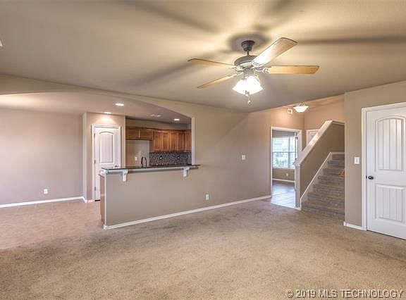 3rd image of 8939 S 256th East Ave