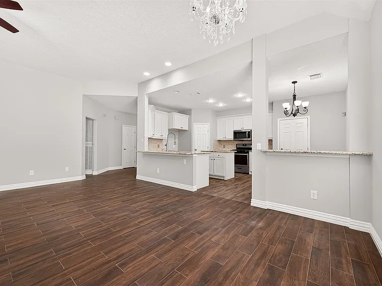 20906 Nettlebrook Ln — Photo 8