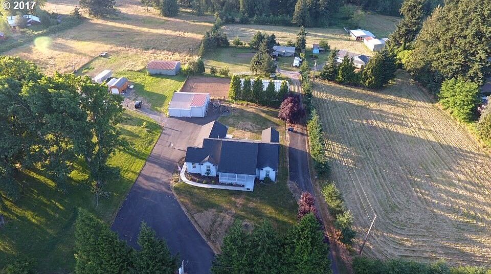 1st image of 7600 NE 88th St