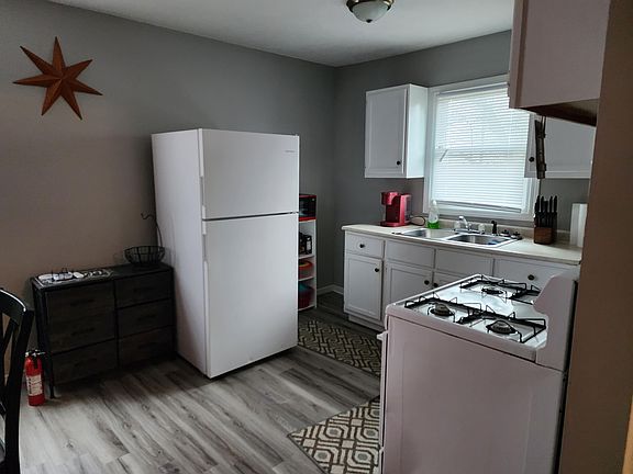 4th image of 1634 S William St #1