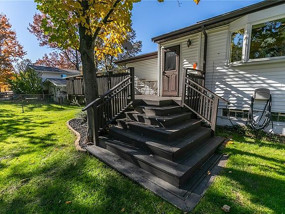 2nd image of 9593 Airlane Dr