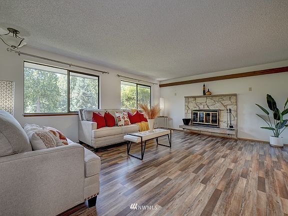 4th image of 4119 Essex St NW