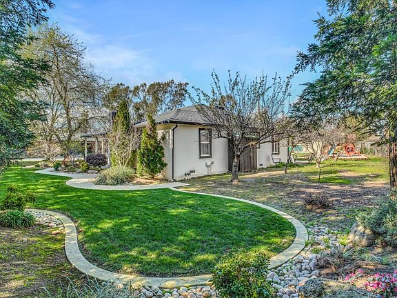 3rd image of 2331 E Woodson Rd