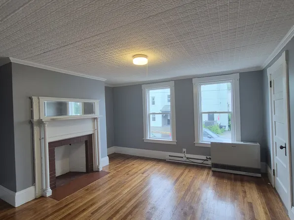 79 Hill St #101, Biddeford, ME 04005