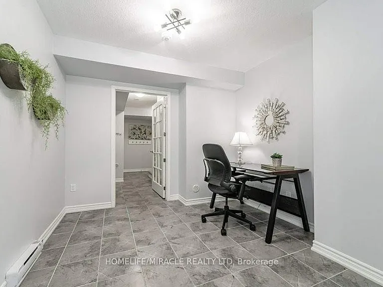 929 Apple Hill Ln — Photo 4