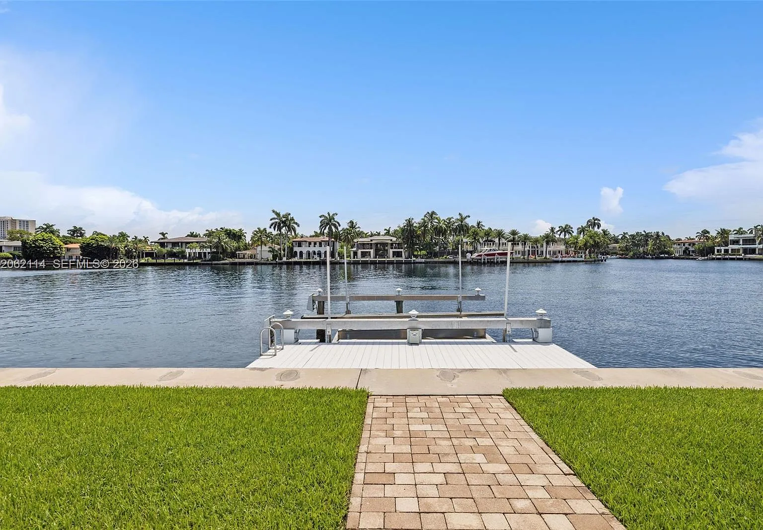 3 bed, 4.5 bath, 3200 sqft, $11,000 — Photo 1