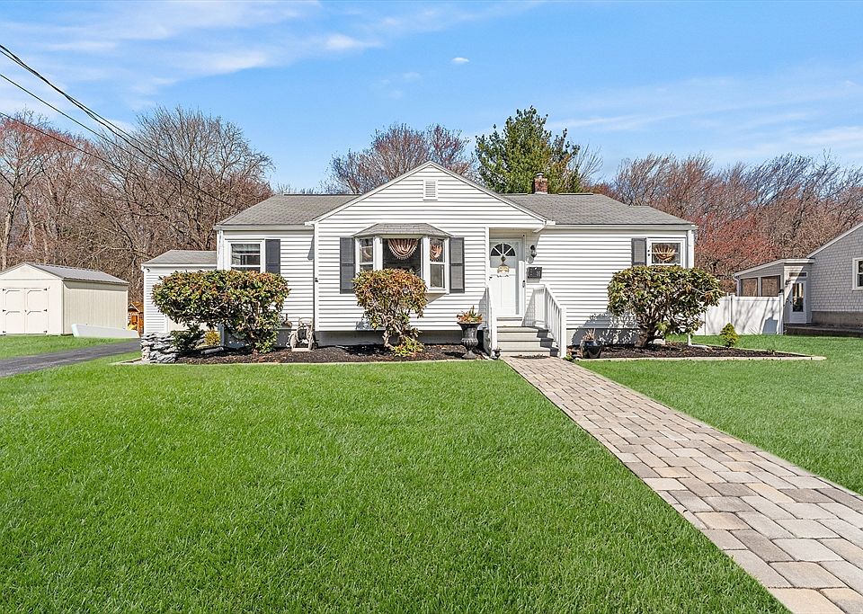 1st image of 35 Woodway Dr