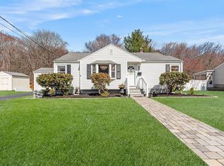 35 Woodway Dr, Shrewsbury, MA 01545