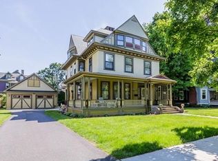53 Fairfield Ave, Holyoke, MA 01040