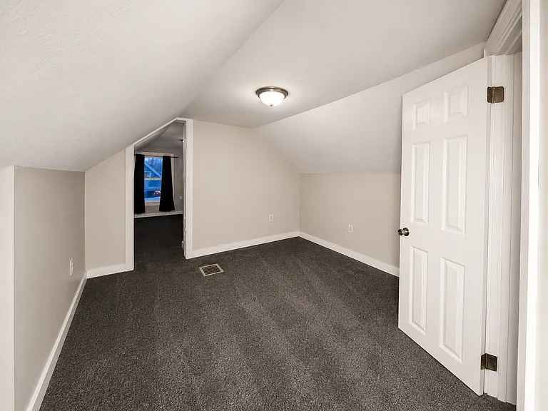 12502 Forest Ave — Photo 7