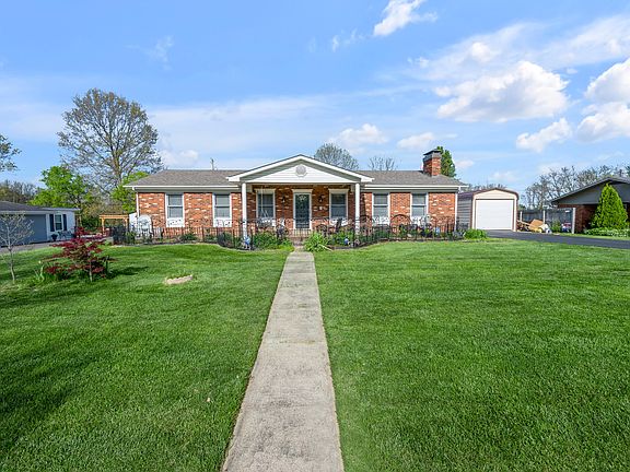 2nd image of 225 Blueberry Ln