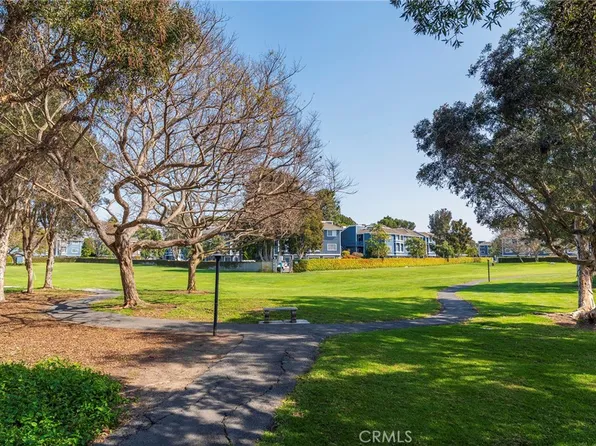 8182 Mainsail Dr Unit 202, Huntington Beach, CA 92646