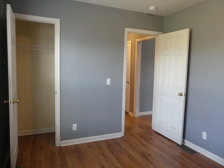 133-135 Hunter Ridge Dr — Photo 24