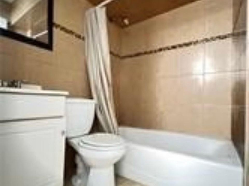 1st image of 124 Holcomb Ave #2