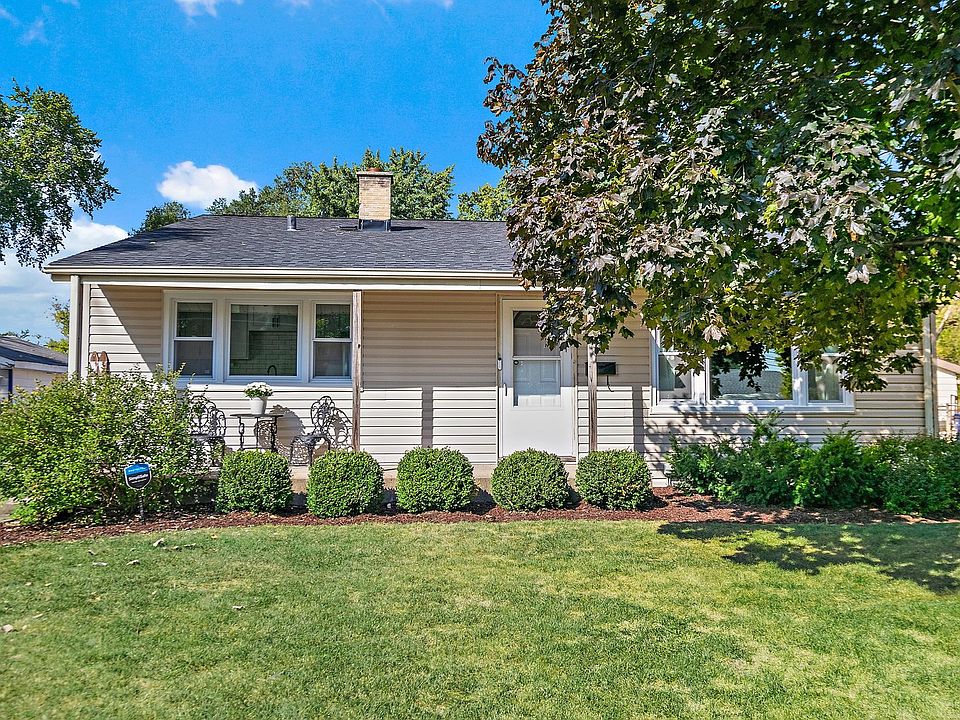 1st image of 214 N Ahrens Ave