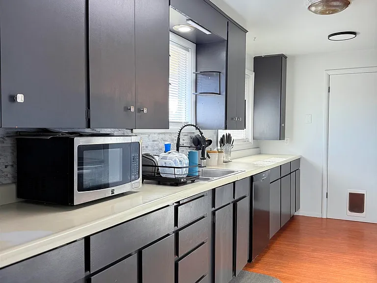 1326 W 4th Ave — Photo 3