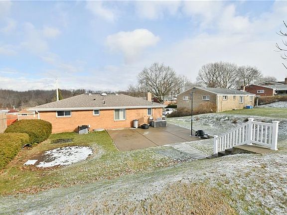 3rd image of 4605 Mapledale Dr