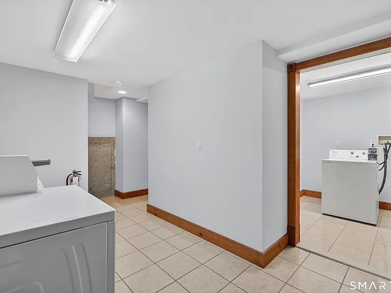 245 Edwards St #2R — Photo 15