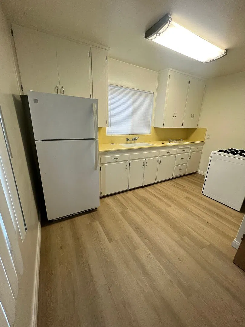 Midtown Ventura - One bedroom, one bath downstairs apartment — Photo 1
