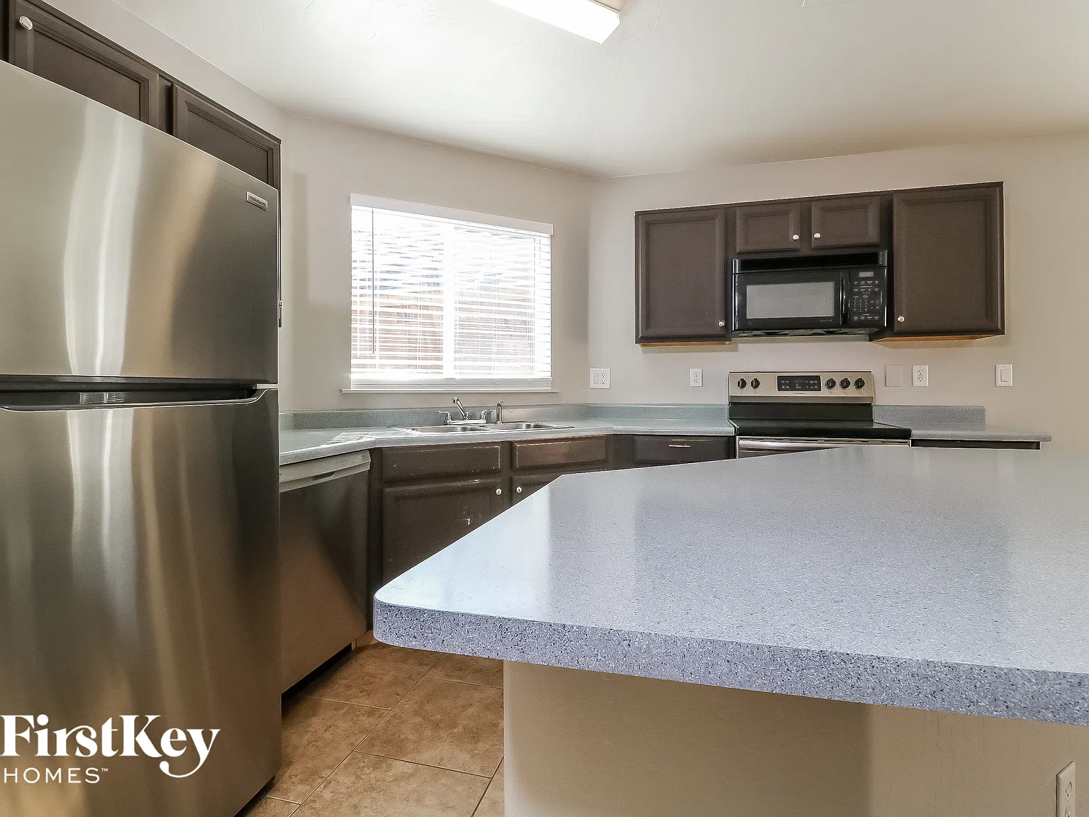3 bed, 2.0 bath, 1092 sqft, $1,990 — Photo 4