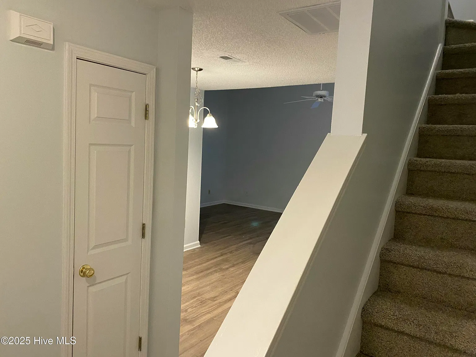 3 bed, 2.0 bath, $1,695 — Photo 4
