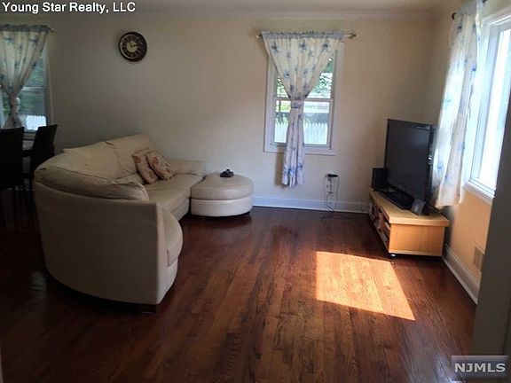 2nd image of 804 Grand Ave