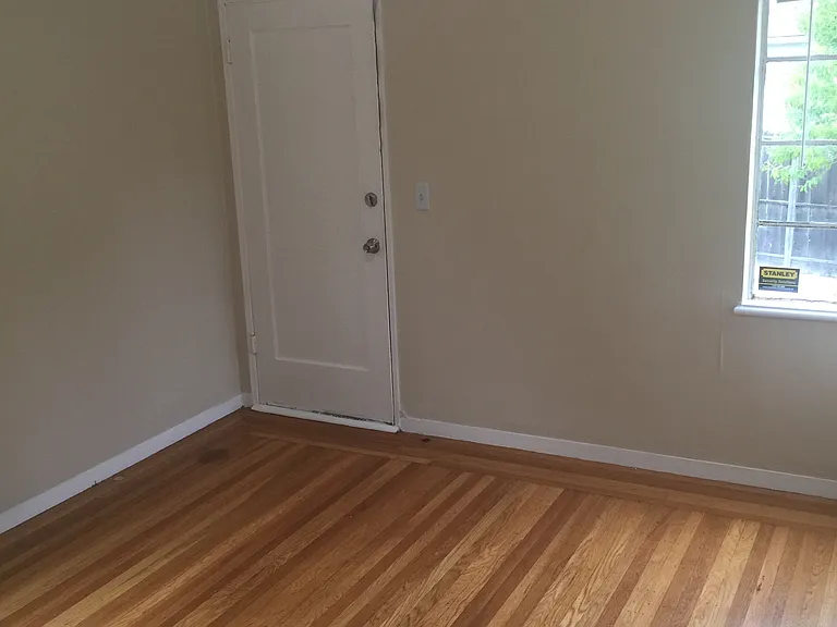 4438 Steele St — Photo 5