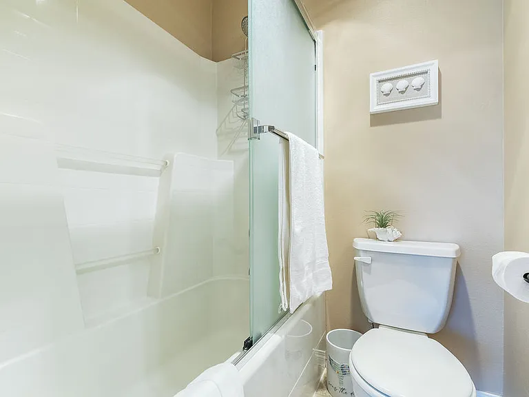 2107 S G St — Photo 14