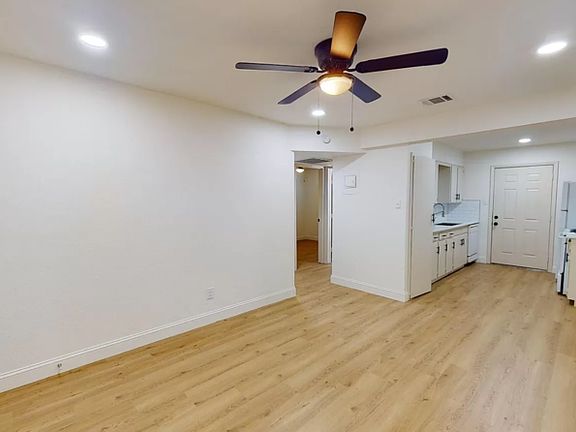 3rd image of 614 W Heard St #1