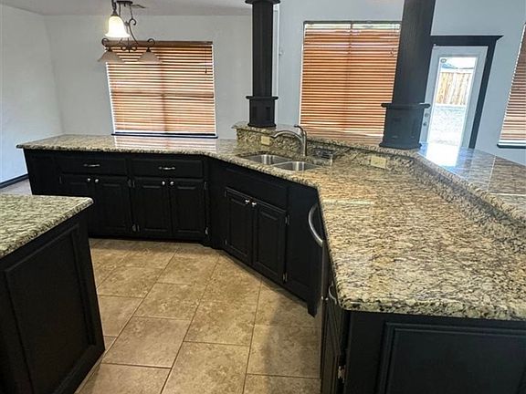 5th image of 1804 SW Driftwood Dr