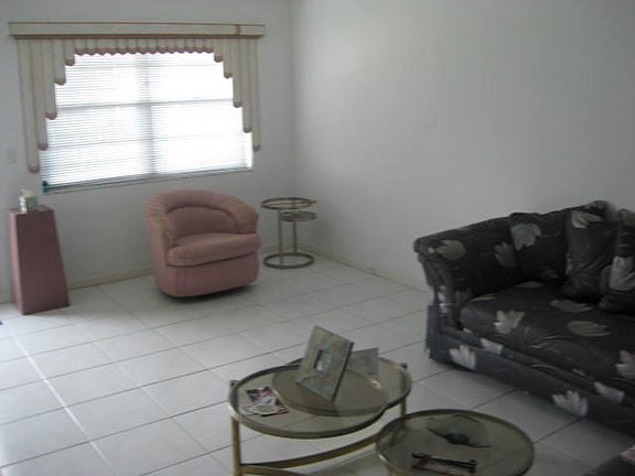 4th image of 249 Chatham M