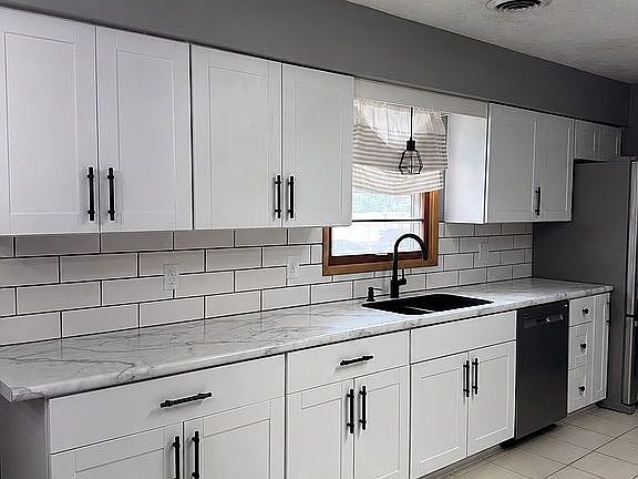 4th image of 407 S G St
