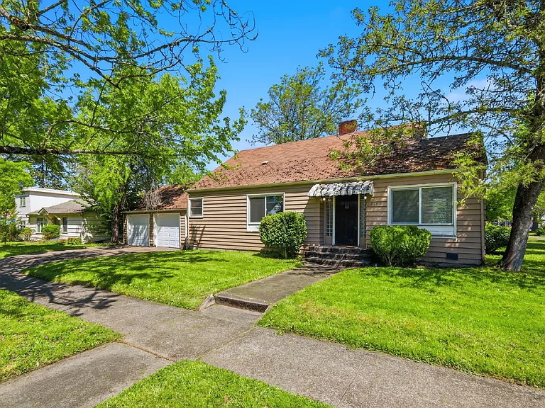 2189 Hilyard St — Photo 3