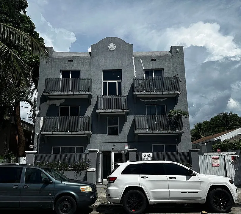 1129 NW 3rd St