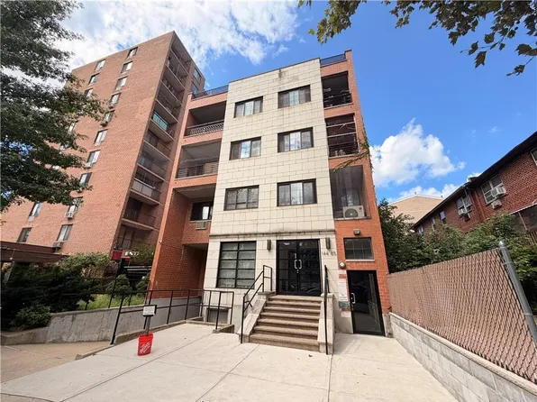 14485 Roosevelt Ave, Flushing, NY 11354