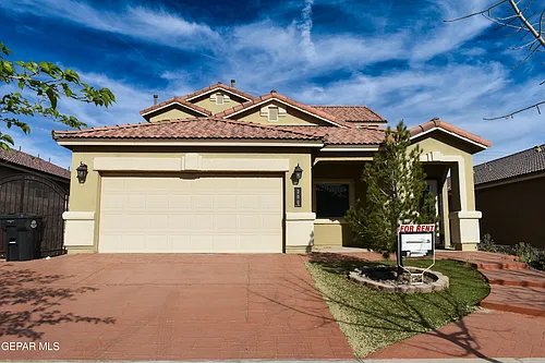 300 Saltford Pl Photo 1
