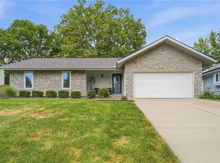 1628 NE Westwind Dr, Lees Summit, MO 64086