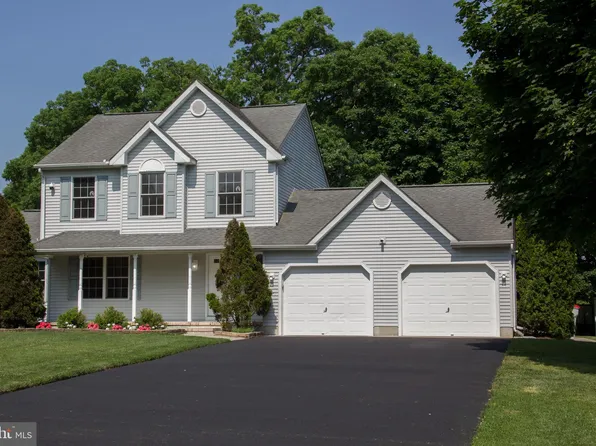 2440 Meade Dr, Vineland, NJ 08361