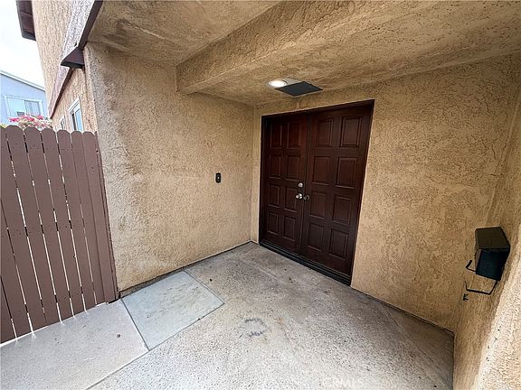 5th image of 860 N Glassell St