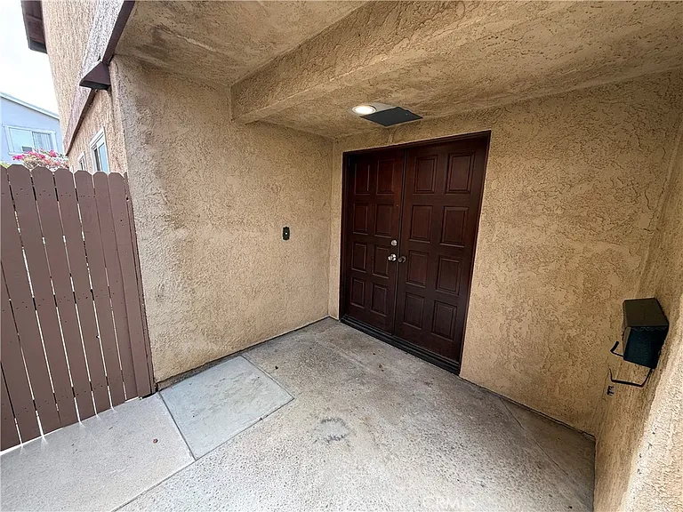 860 N Glassell St — Photo 5