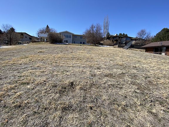 2nd image of 2758 Greenbriar Dr