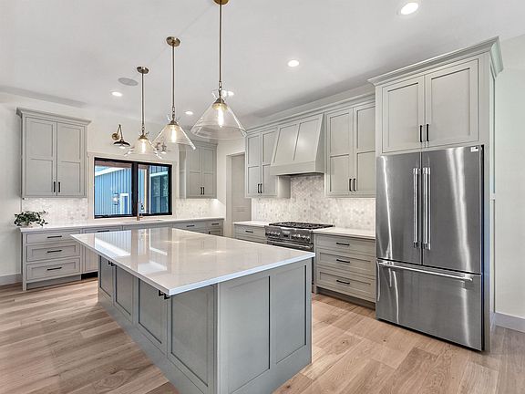 3rd image of 23 Charlotte Way