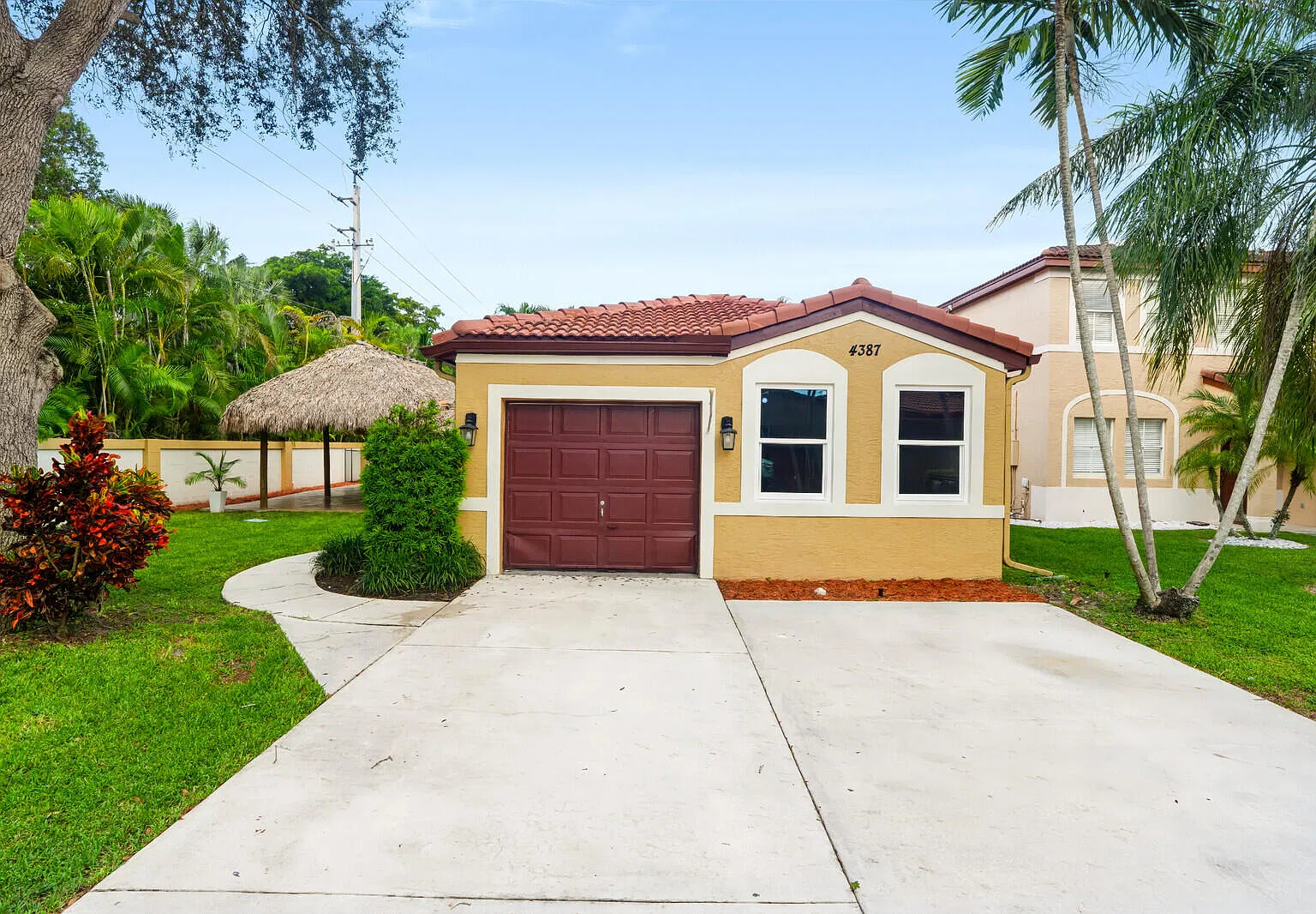 4 bed, 2.5 bath, 1405 sqft, $4,500 — Photo 1