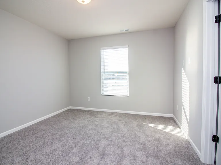 1003 W Hamilton Rd N — Photo 28