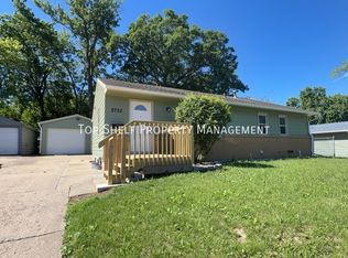 2752 Holcomb Ave, Des Moines, IA 50310