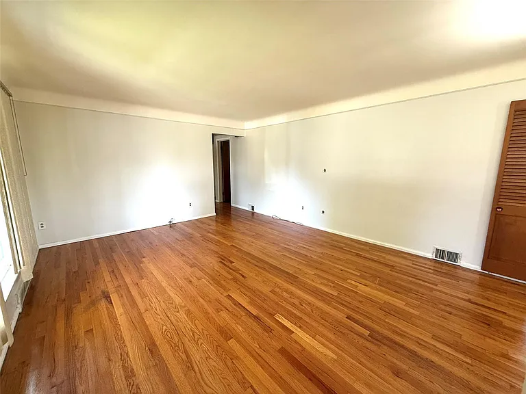 6810 Rosemary St — Photo 2