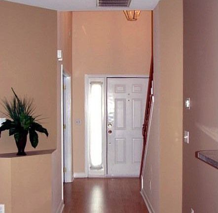 Entryway from the livingroom