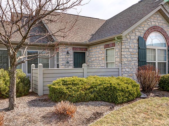 3rd image of 2855 Canterbury Cir #11-A